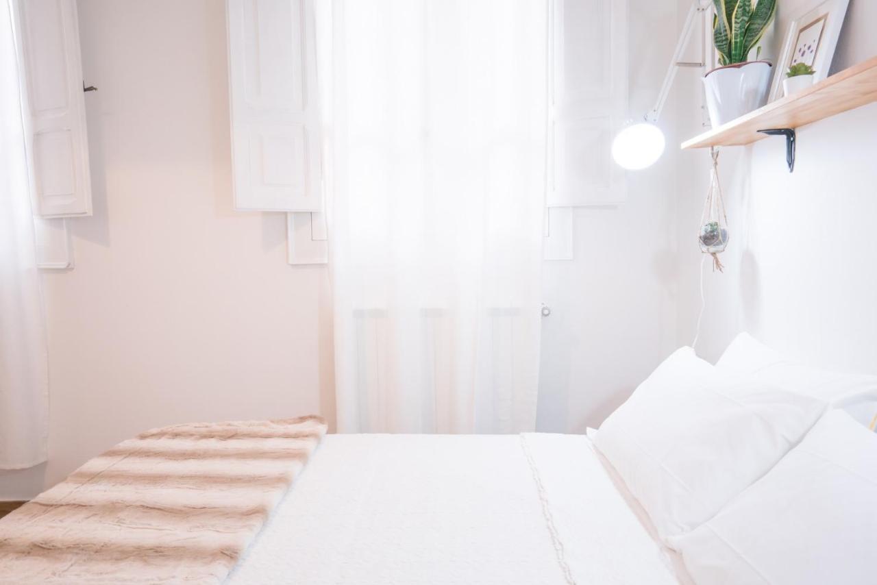 Minimalist Chic A Villanova 3Bdr - 2Bth - Wifi Cagliari Dış mekan fotoğraf