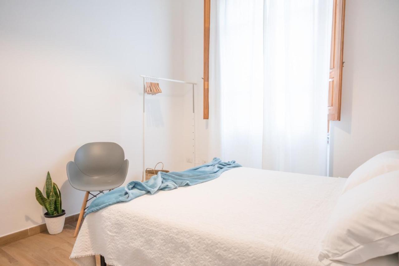 Minimalist Chic A Villanova 3Bdr - 2Bth - Wifi Cagliari Dış mekan fotoğraf