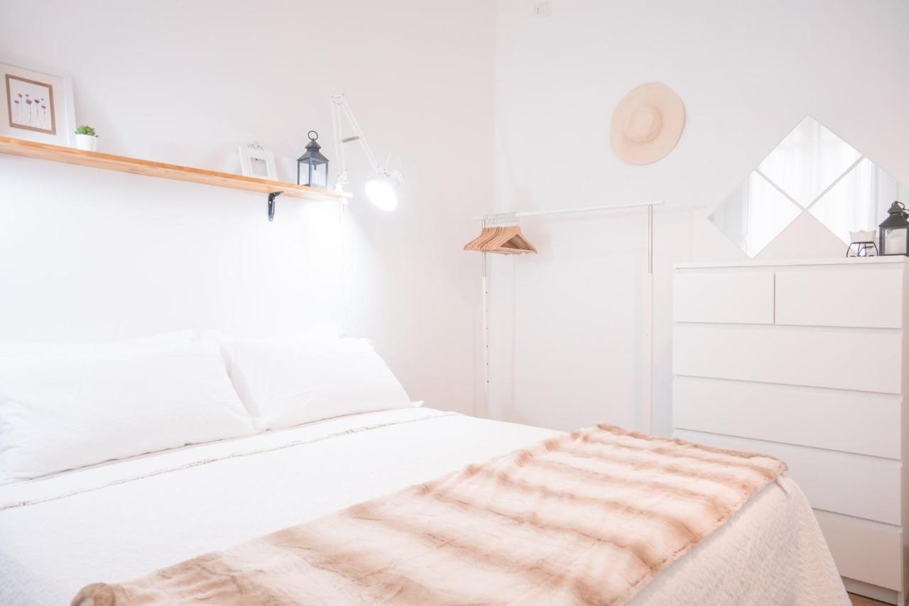 Minimalist Chic A Villanova 3Bdr - 2Bth - Wifi Cagliari Dış mekan fotoğraf