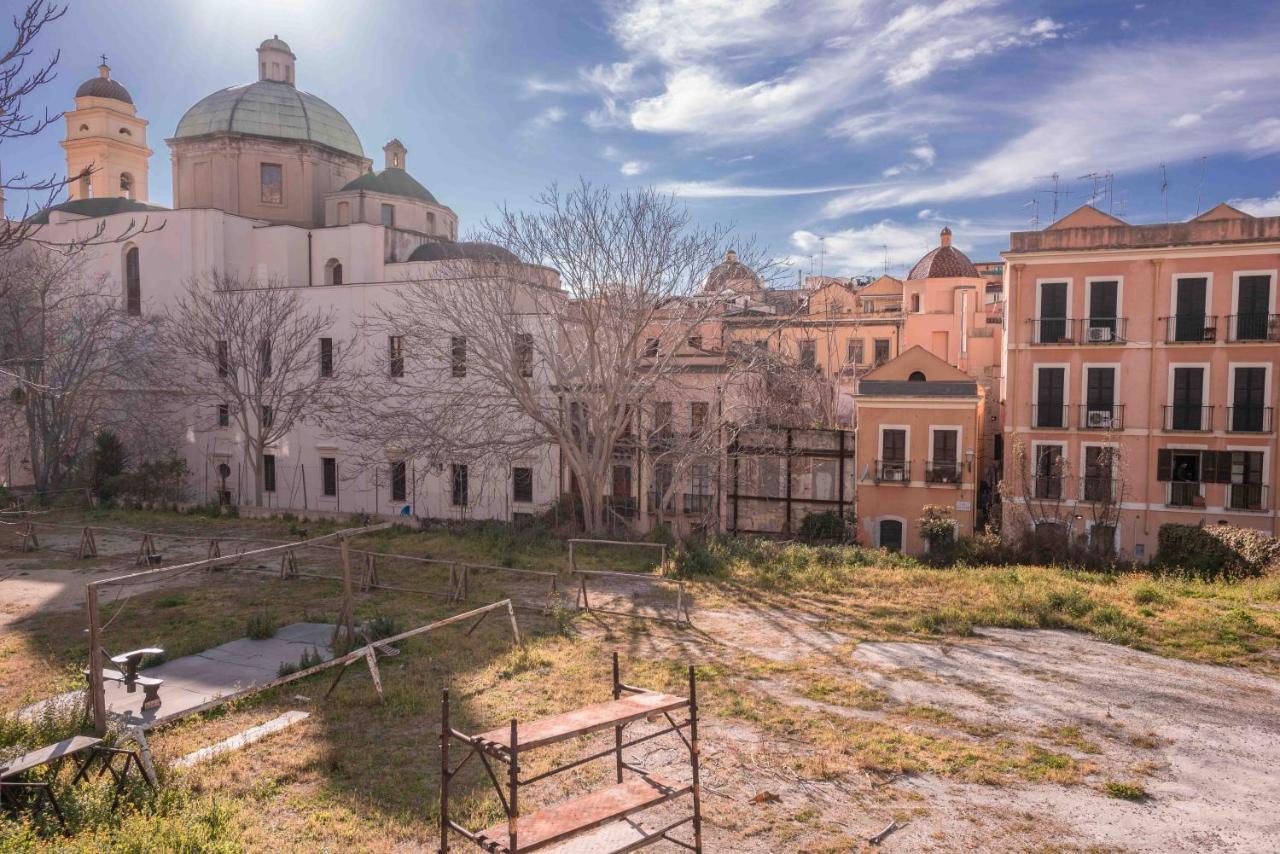 Minimalist Chic A Villanova 3Bdr - 2Bth - Wifi Cagliari Dış mekan fotoğraf