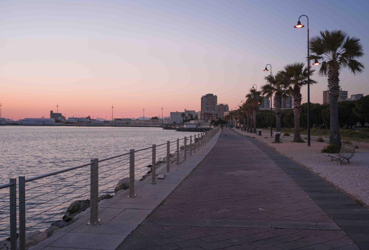 Minimalist Chic A Villanova 3Bdr - 2Bth - Wifi Cagliari Dış mekan fotoğraf